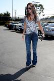 th_39463_C4E_Megan_Fox_arriving_at_a_store_in_Hollywood_California_March_10_2009-34_122_350lo.jpg