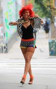 th_14108_Rihanna_shoots_Whats_My_Name_in_NYC_36_122_353lo.jpg