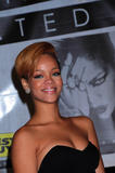 th_97574_celebrity-paradise.com_Rihanna_Best_0094_123_374lo.jpg