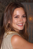 th_17771_Leighton_Meester_visits_The_Empire_State_Building_J0001_015_122_385lo.jpg