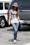 th_30120_Megan_Fox_out_and_about_in_Los_Angeles_37_122_415lo.jpg