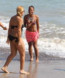 th_17511_KUGELSCHREIBER_Christina_Milian_hangs_out_on_the_beach_with_friends138_122_440lo.JPG