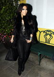 th_74816_celebrity-paradise.com-The_Elder-Kim_Kardashian_2010-01-27_-_leaves_Dan_Tanas_489_122_560lo.jpg