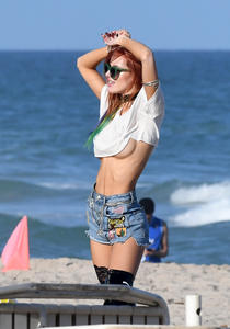 Bella Thorne â€“ Braless Candids in Miami (Nipslip)-k5mkua7ysf.jpg