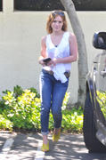 http://img268.imagevenue.com/loc519/th_36264_Hilary_Duff_heads_to_the_bank9_122_519lo.jpg