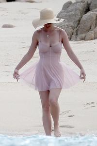 Katy Perry at a Beach in Cabo San Lucas, Mexico - 5_9_17c6af0u5bfl.jpg