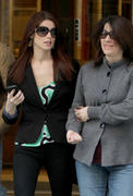 http://img268.imagevenue.com/loc546/th_615263825_Ashley_Greene_out_and_about_with_her_parents3_122_546lo.jpg