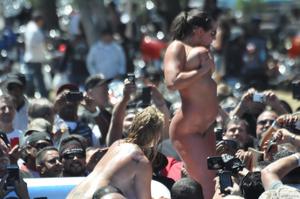 Renegade-Madera-2013-Oil-Wrestling-s4glkep6di.jpg